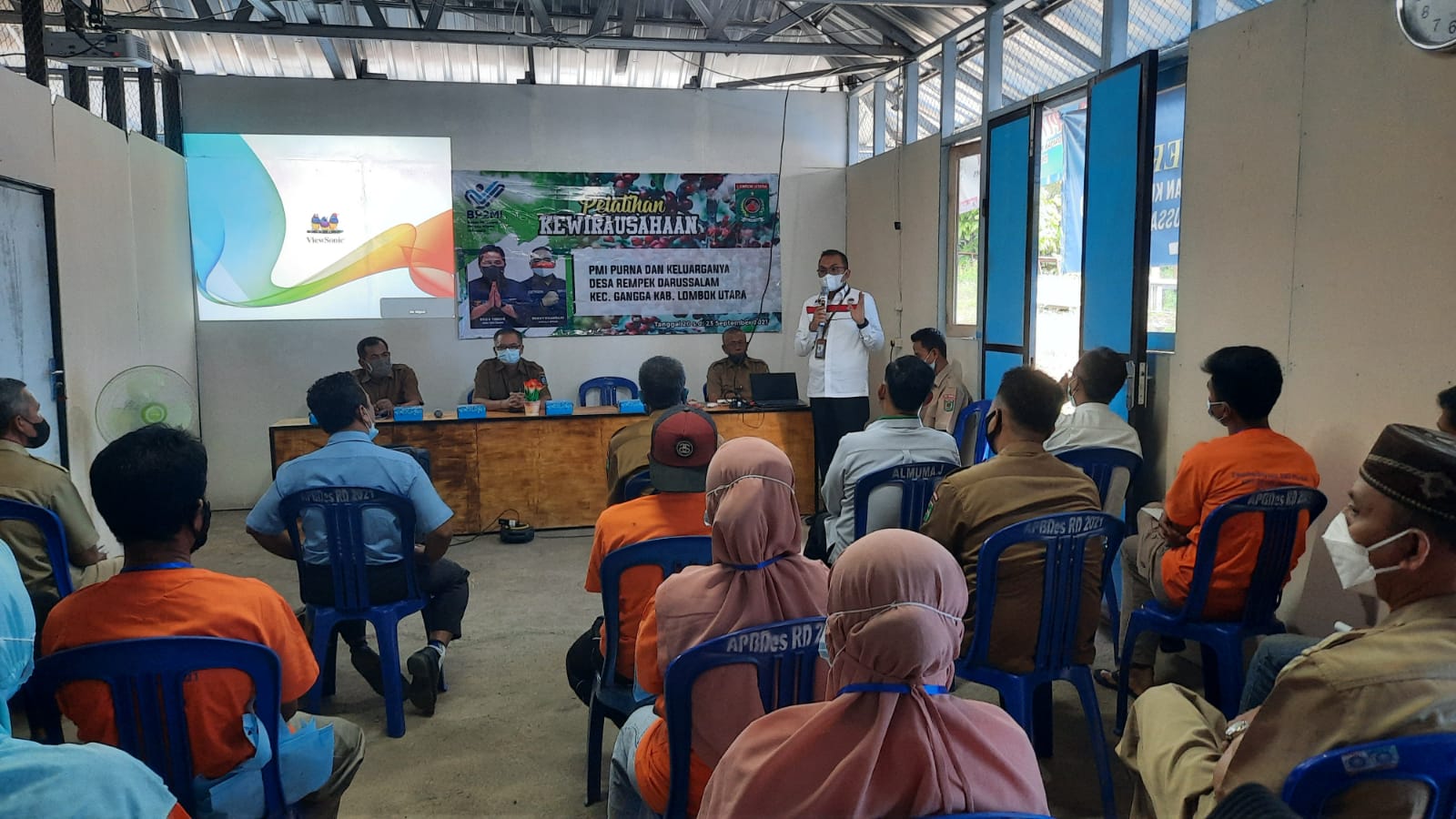 UPT BP2MI Provinsi NTB Menyelenggarakan Pelatihan Kewirausahaan Bagi PMI dan Keluarganya