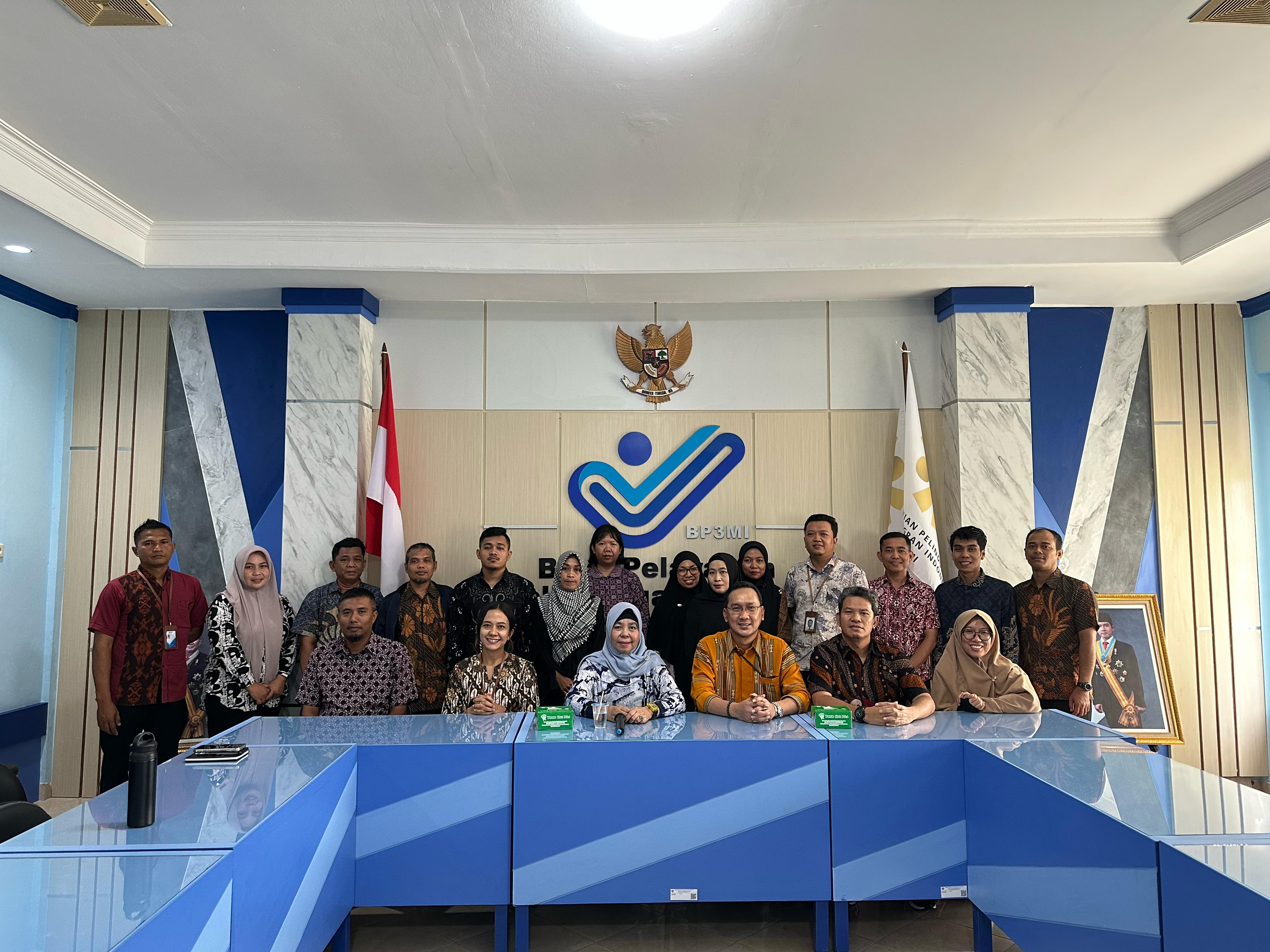 Inspektur KP2MI Memberikan Arahan dan Pembinaan Bagi Pegawai BP3MI NTB