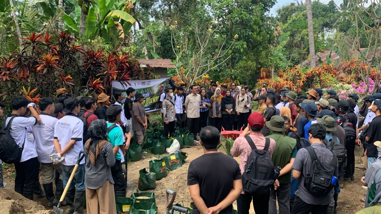 Kunjungan Lapangan Praktek Pelatihan Plantation Worker SMKPPN Mataram